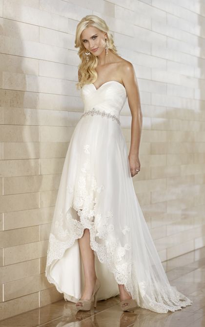 10 Wedding Gowns With Whimsical Waterfall Hemlines